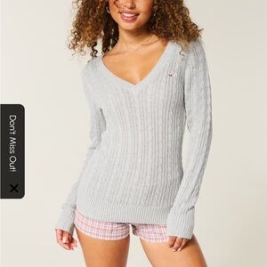 Hollister Cable-Knit Icon V-Neck Sweater
